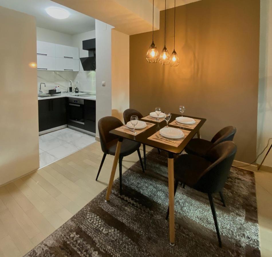 Stylish Apartment, Skopje Centre - Private Parking - Panoramic Views Экстерьер фото